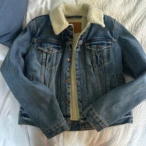 Levis Sherpa denim jacket